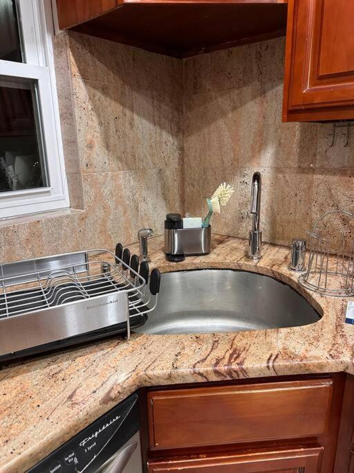 Apartamento Bright 2Br Apt 8 Min To Jfk And 5 Min To Mall Valley Stream Exterior foto